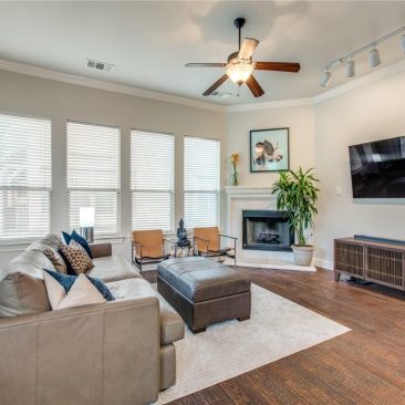 1725 Lewis Court, Dallas, Texas 75206