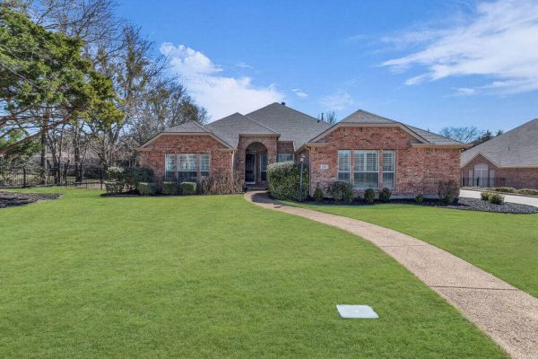 200 Stanford Ct, Heath, TX 75032
