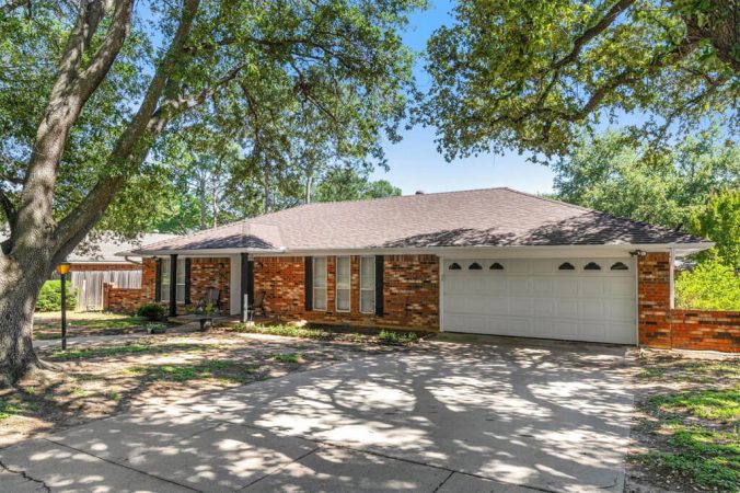 1706 Kingsborough Dr, Arlington, TX 76015