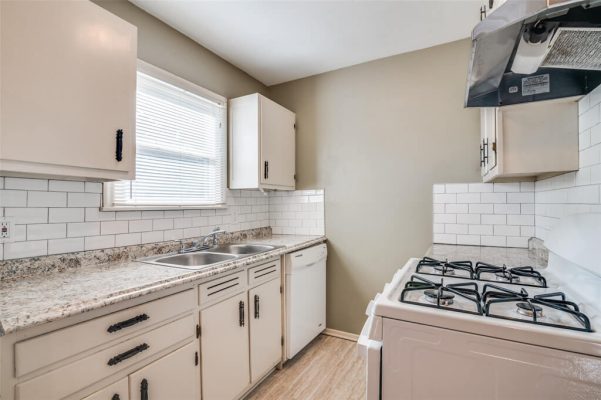 1344 Devonwood Dr, Garland, TX 75041 Listing
