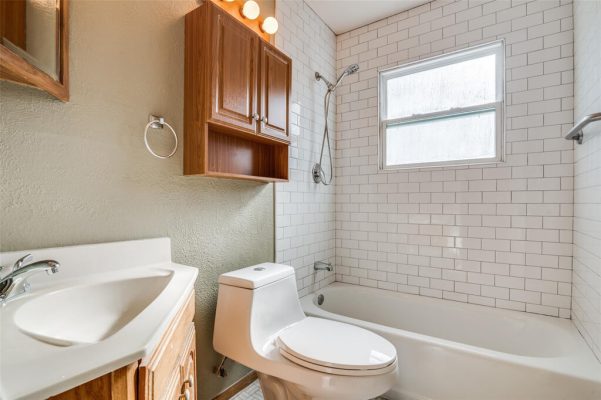 1344 Devonwood Dr, Garland, TX 75041 Listing